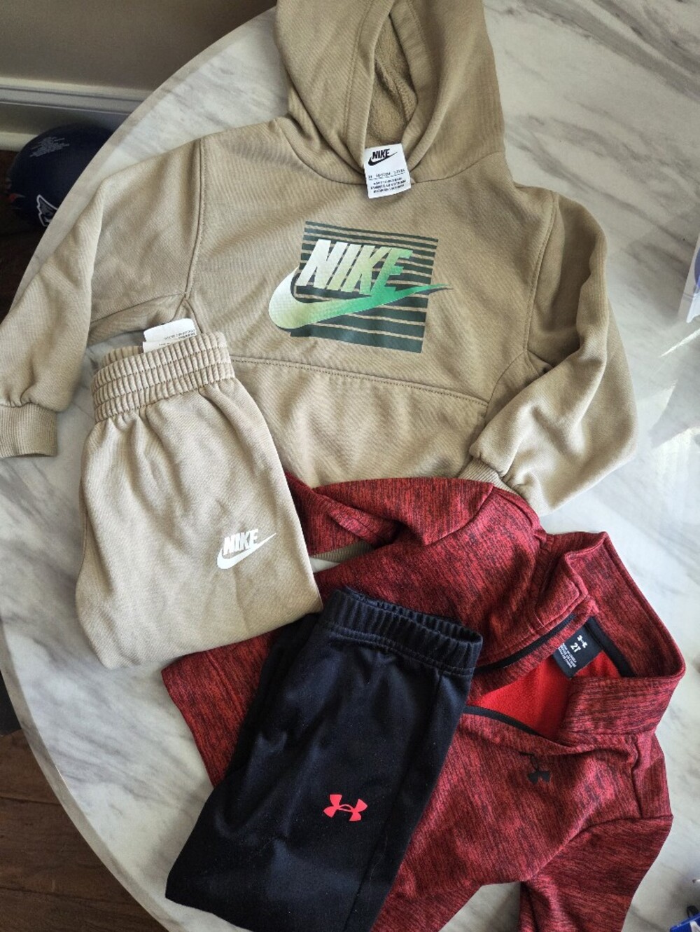 2t Boys Bundle Nike, AU Sets And H&M Jogger.